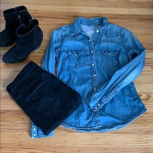 Gap denim jean shirt button down chambray